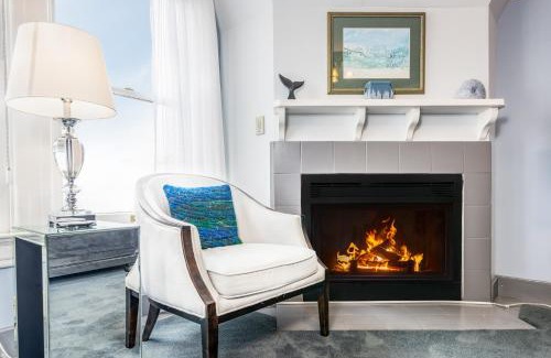 Half Moon Bay Bed & Breakfast | Nantucket Whale Inn, Half Moon Bay