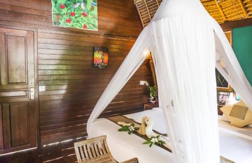 Mushroom Bay Resort | Nanuk's Bungalows