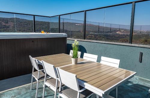 Elqosh Cabin | Naomi Boutique Suites