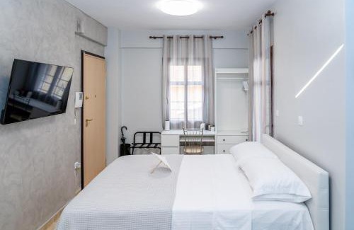 Ano Poli Apartment | Naos Studio with free private parking of stayinthess
