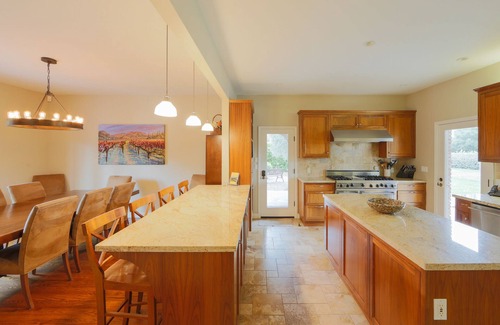 Calistoga House | Napa Valley Vineyard Estate For Active Lifestyles with 2 Pickleball Courts