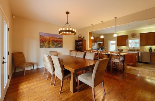 Calistoga House | Napa Valley Vineyard Estate For Active Lifestyles with 2 Pickleball Courts
