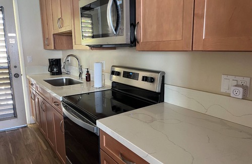 Napili Condo | Napili Bay 202 - Direct Oceanfront - $750 Free Daily Activities
