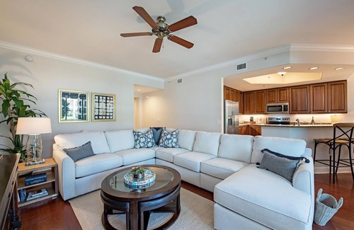 East Naples Resort | Naples Bay Resort- close to beaches and downtown