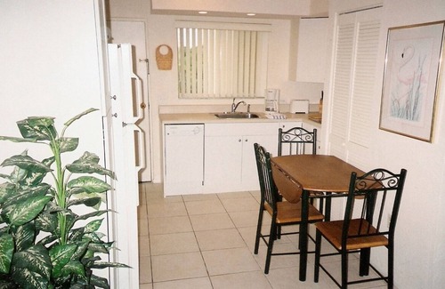 Vanderbilt Beach Apartment | Naples Bay View condo - Block from Gulf Beach