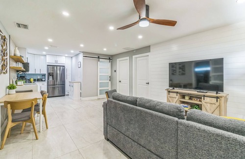 Naples Park House | Naples Beach Bungalow