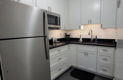 Old Naples Condo | NAPLES BEACH!- In Olde Naples - Just Steps Away - Summer & Fall Available!