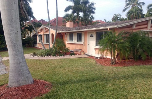 Old Naples Apartment | Naples Beachwalk Inn located in the heart of Historic Olde Naples
