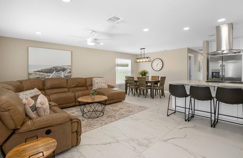 Naples Park House | Naples Fl. 1.5 miles from the beach