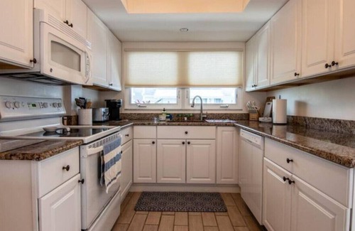 Lely House | Naples Hideaway Townhouse 2 BR|2 1/2 BA|