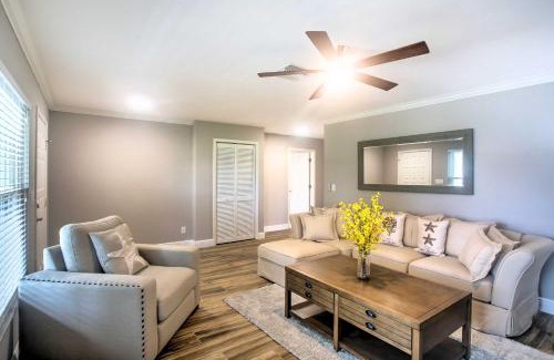 Naples Park House | Naples Home with Lanai and Pool Near Vanderbilt Beach!