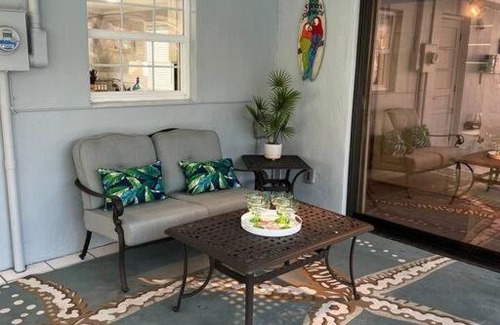 Central Naples House | Naples Luxury 4BDR+Den POOL Home