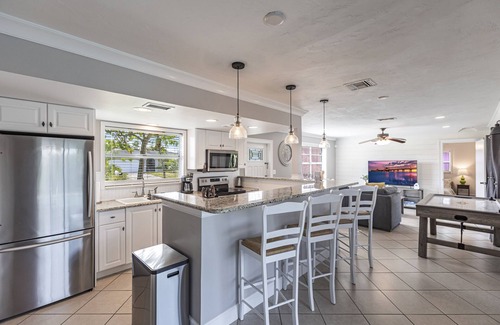 East Naples House | Naples paradise close to the beach and 5th Ave