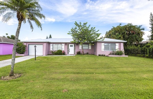 East Naples House | Naples paradise close to the beach and 5th Ave