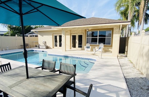 Naples Park House | Naples Pool Oasis close to Vanderbilt Beach access - 3BR/2BA + Bikes