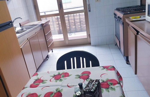 Naples Apartment | Naples Stadium apt. - six people, three bedrooms, two bathrooms, free park