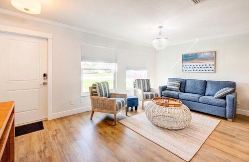 Naples Park House | Naples Vacation Home Private Pool and Hot Tub!