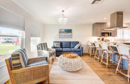 Naples Park House | Naples Vacation Home Private Pool and Hot Tub!