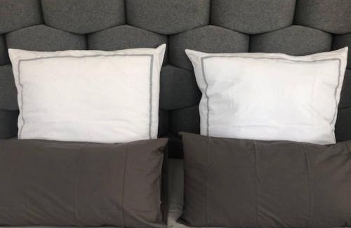 Saint-Jean-aux-Bois Apartment | Napoleon Chateau Luxuryapartment for 18 guests with Pool near Paris!