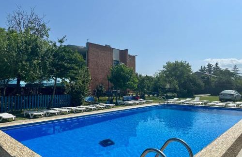 Natakhtari House | Napoli Nataxtari hotel,pool,bar,kamping