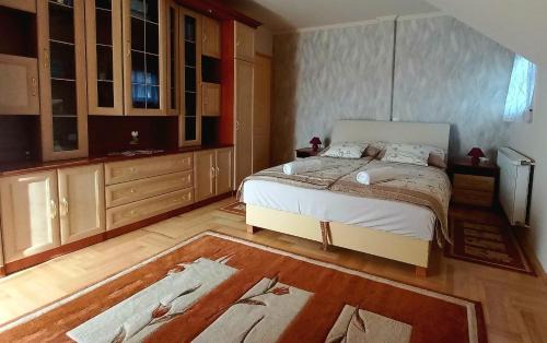 Vonyarcvashegy Apartment | Napsugár Apartman