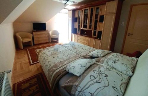 Vonyarcvashegy Apartment | Napsugár Apartman
