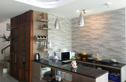 Lop Buri Hotel | Narai Iyara Palace Lopburi