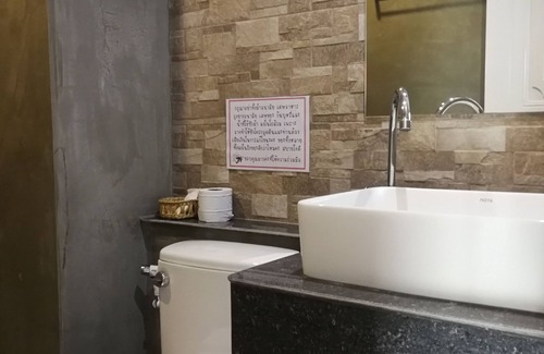 Lop Buri Hotel | Narai Iyara Palace Lopburi