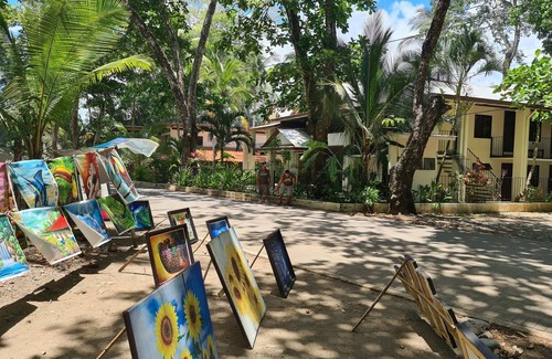 Dominical Hotel | Naranjo Beach King Room at Hona Beach Hotel
