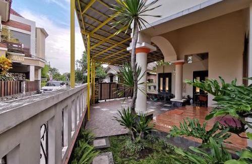 Sleman House | Nariska Suite Homestay