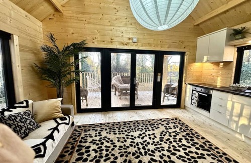 Hagwothingham Cabin | Narnia - a picture-perfect private woodland escape