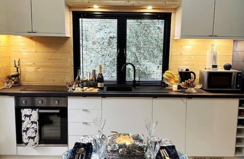 Hagwothingham Cabin | Narnia - a picture-perfect private woodland escape