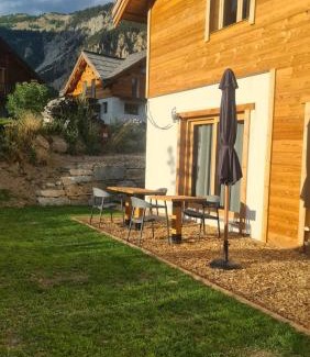 Nevache Apartment | Narnia - Spacious and comfortable