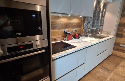 Nevache Apartment | Narnia - Spacious and comfortable