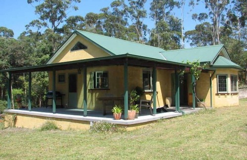 Lake Conjola Cottage | Narrawallee Creek Studio