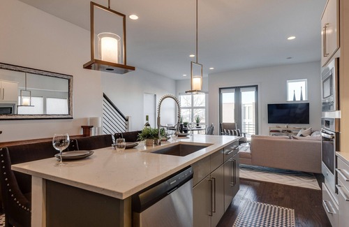 Edgehill House | Nashview- Heart of Gulch - 360º Views of Downtown!