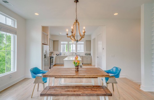 Talbot's Corner House | -{Nashville Bachelorette Crib 5min to Broadway Amazing Rooftops Sleeps 20}-