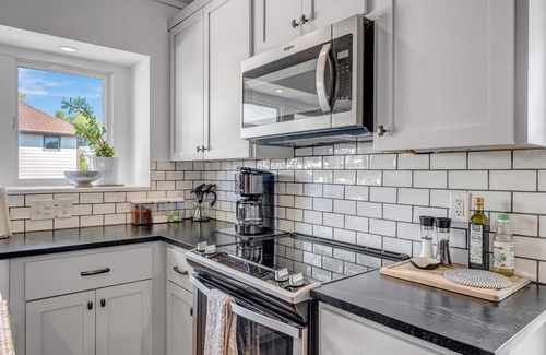 12 South House | Nashville's Best Historic Neighborhood! Walk to Food & Shopping!