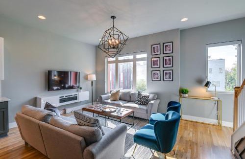 Haynes Area House | Nashville Townhome with Rooftop Balcony and Game Room!