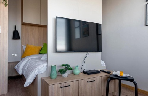 Saska Kepa Apartment | National Stadium Homely Studio