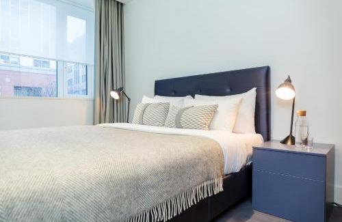Tower Hill Apartment | Native Tower Bridge