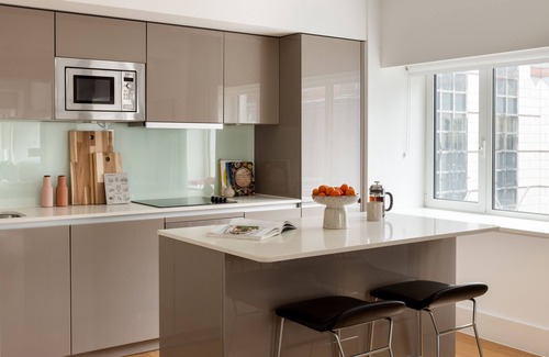 Tower Hill Apartment | Native Tower Bridge
