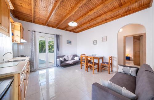 Peroulades Apartment | Natura 1 Apt Logas