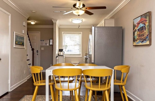 Northeast Virginia Beach House | Natural Beauty A - 3min walk to beach