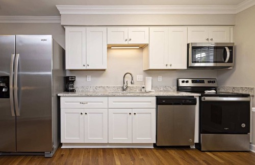 Northeast Virginia Beach House | Natural Beauty B - 3min walk to beach
