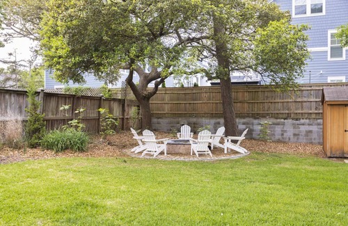 Northeast Virginia Beach House | Natural Beauty B - 3min walk to beach