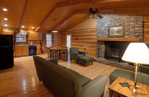 Slade Cabin | Natural Bridge State Resort Park