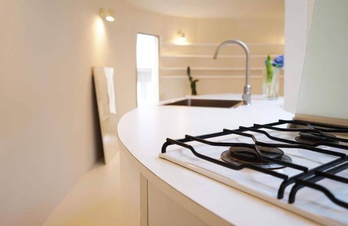 Shibuya Apartment | Natural Ellipse