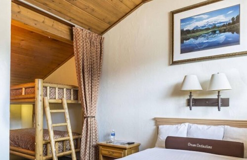 Moran House | Natural Escape! Two Convenient Units, Close to Attractions