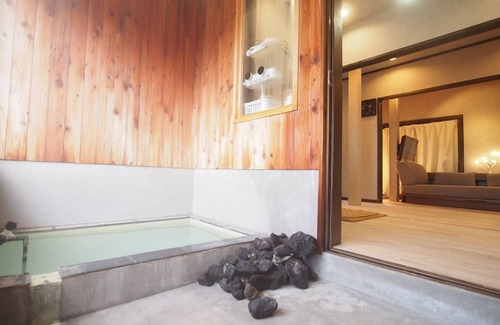 Kusatsu Onsen House | Natural hot spring Wata no Yu flowing directly / Agatsumagun Gunma
